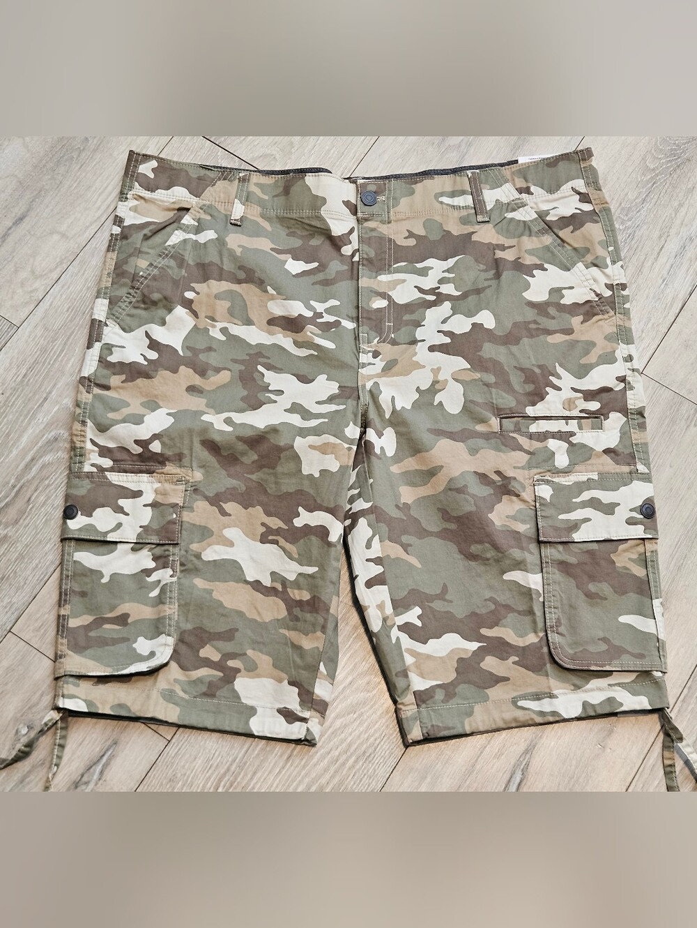 George Men's 42 Camo Cargo Shorts Below The Knee Messenger Beach Khaki NWT